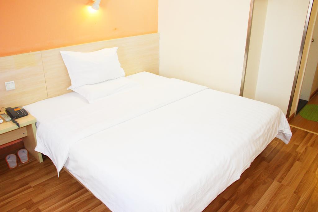7Days Inn Premium Guangzhou Tianhe West Tiyu Road Subway Station Exterior foto