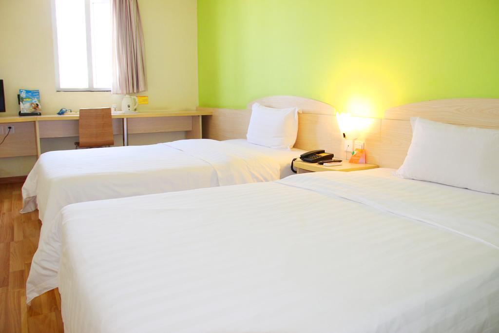 7Days Inn Premium Guangzhou Tianhe West Tiyu Road Subway Station Exterior foto