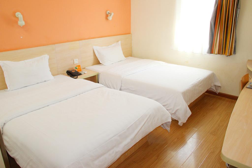 7Days Inn Premium Guangzhou Tianhe West Tiyu Road Subway Station Exterior foto