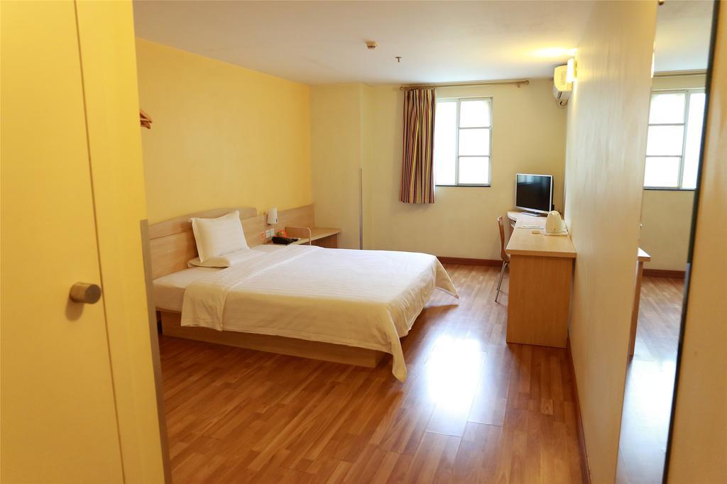 7Days Inn Premium Guangzhou Tianhe West Tiyu Road Subway Station Exterior foto