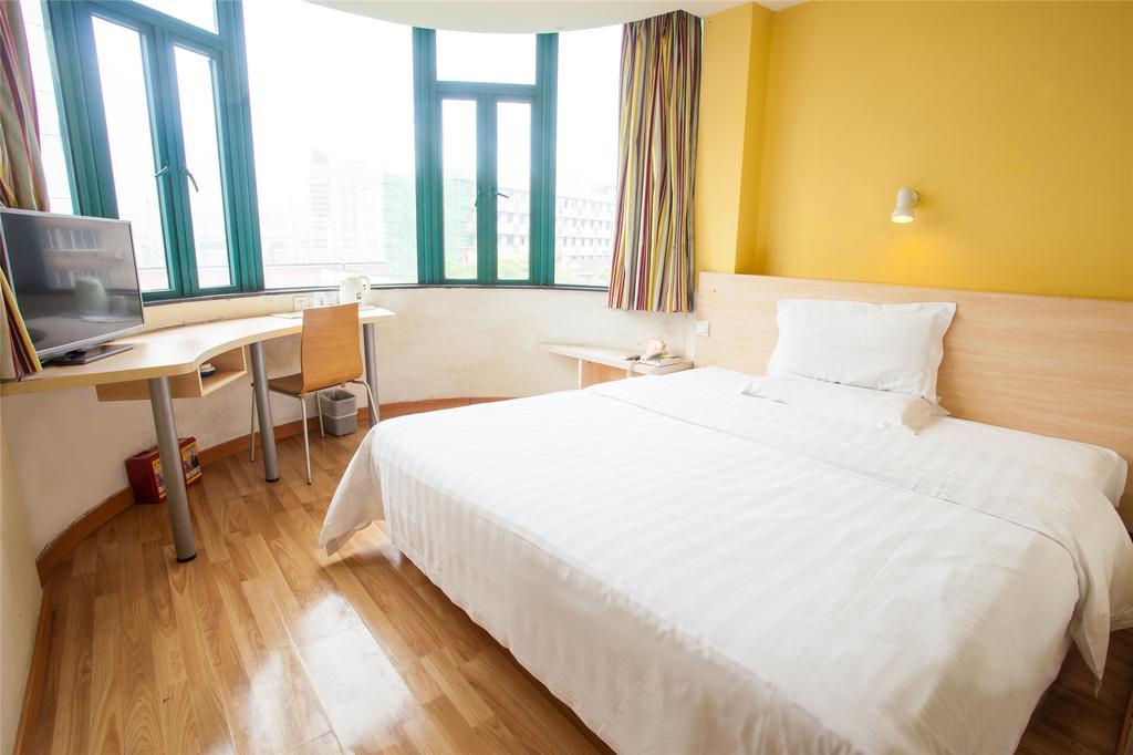 7Days Inn Premium Guangzhou Tianhe West Tiyu Road Subway Station Zimmer foto